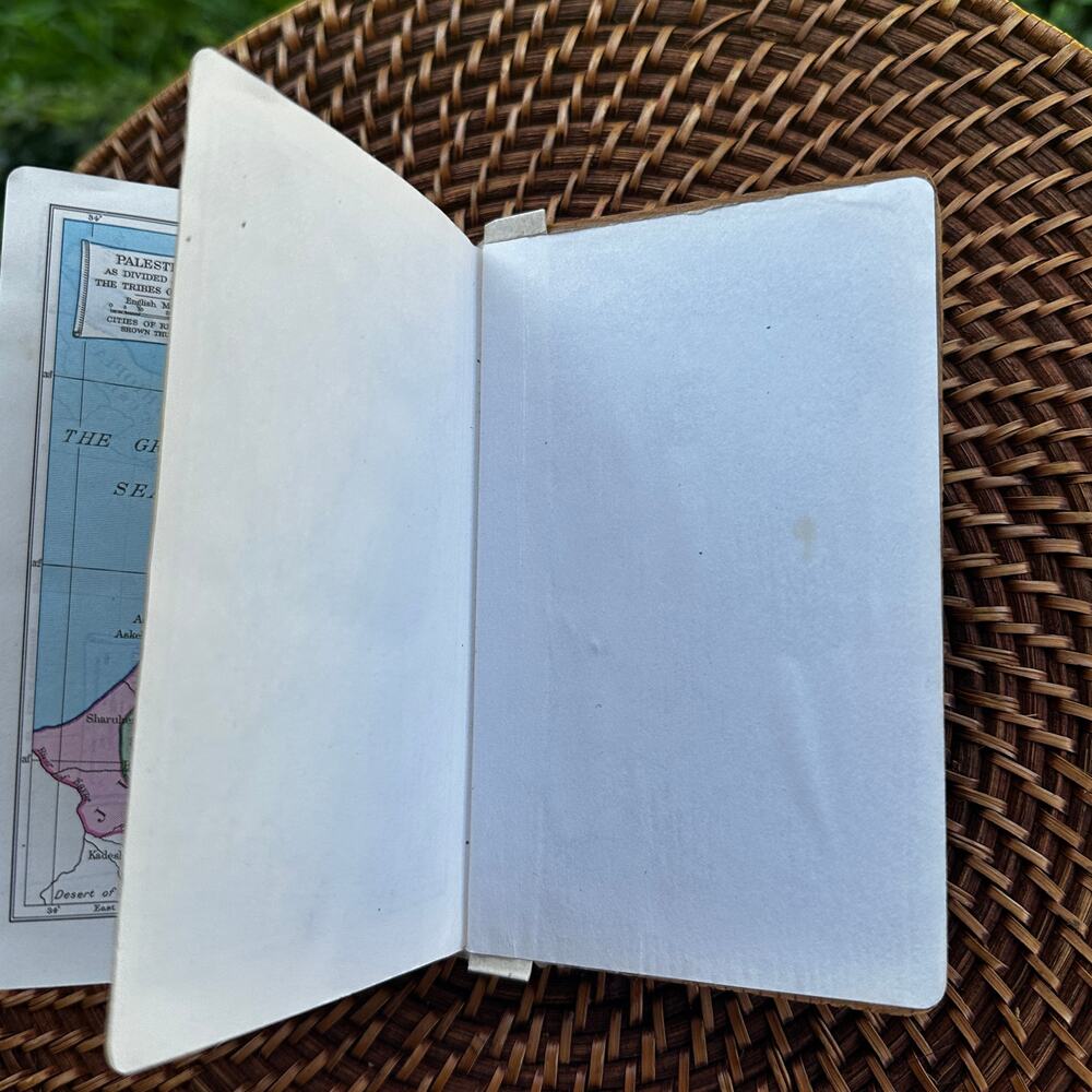 Vintage 1985 Mother-of-Pearl‎ Inlay Holy Bible – owned by Hon. Jim Wright - Picture 14 of 16